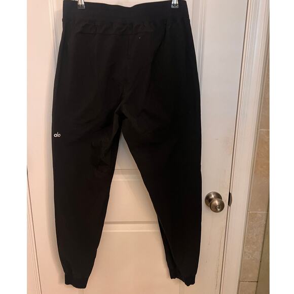 Alo Yoga Athleisure Co-Op Jogger Utility Pant Women's M Black Sporty Chic Sporty - Picture 3 of 9